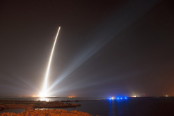 humanoidhistory:  A Delta IV rocket launched the Global Positioning System IIF-5 satellite for the U.S. Air Force on February 20, 2014 at Cape Canaveral, Florida. Photo by Ben Cooper, United Launch Alliance. (USAF)