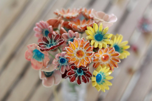 sosuperawesome:Ceramic flowers by orlydesign on Etsy• So Super Awesome is also on Facebook, Twitter 