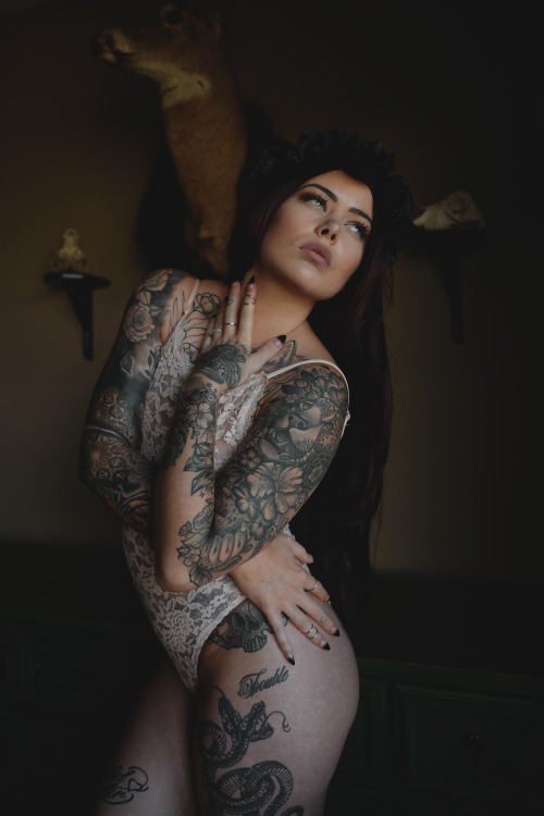 sykendtattooblog: haggardnhowling:  Taryn Roach   SYKEND TATTOO