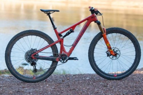 aces5050:(via Review: With a 120mm fork, the Santa Cruz Blur is a pocket rocket trail bike)