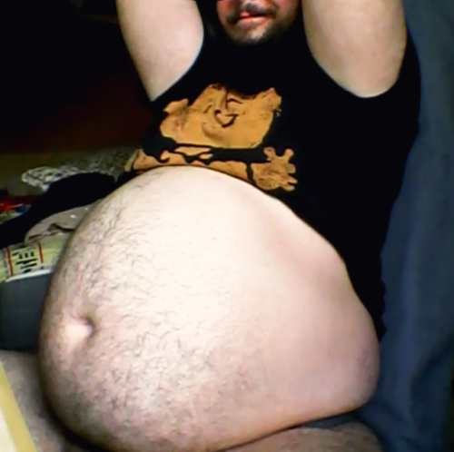 fatlazypanda:  Beer and pizza bloat. adult photos