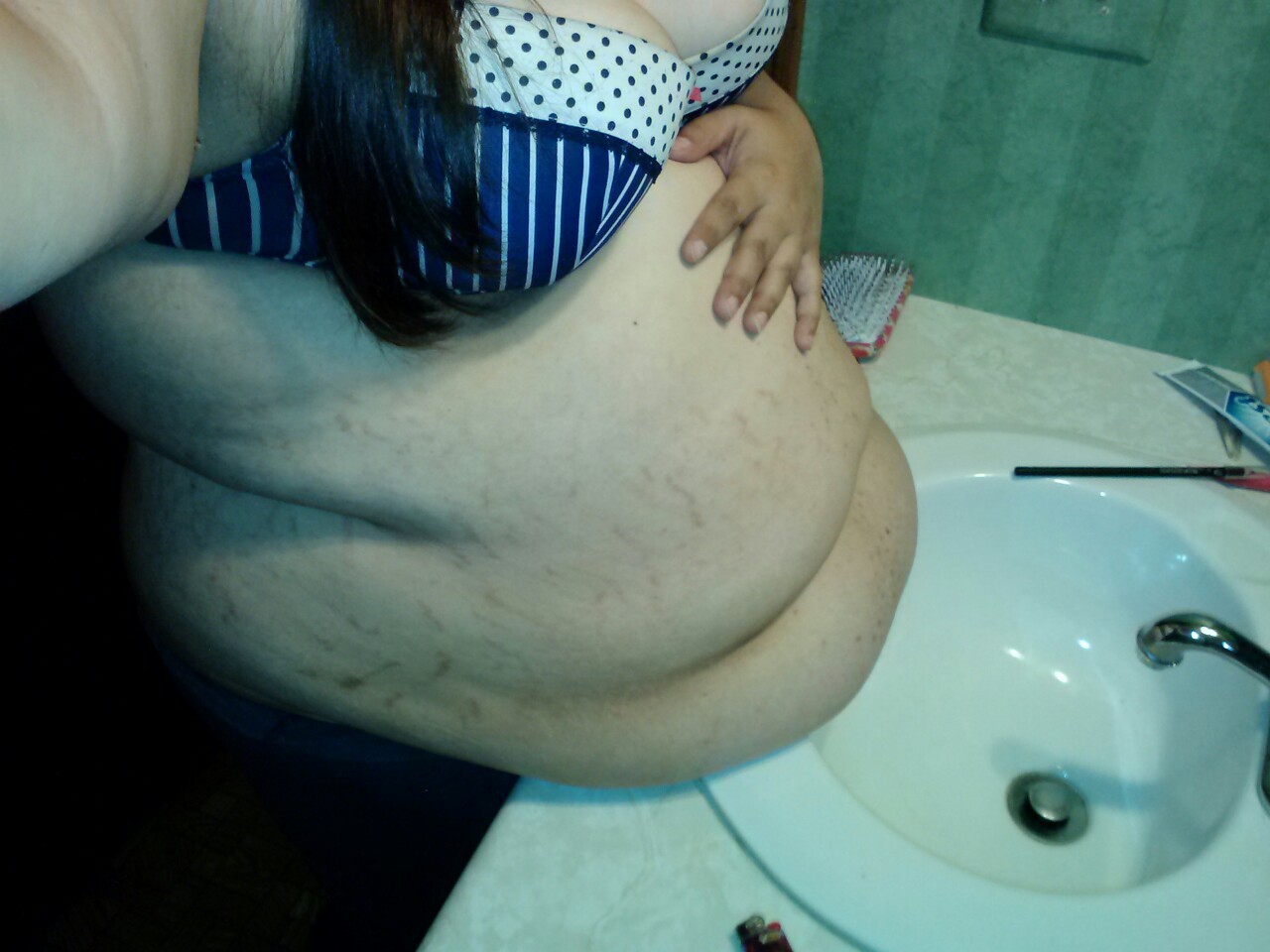 obesegoddess:  That belly.