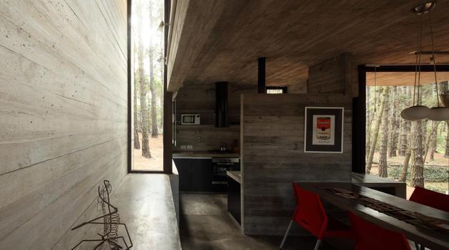 northwestgearhead:  Unconventional concrete and glass summer house in Mar Azul, Argentina.