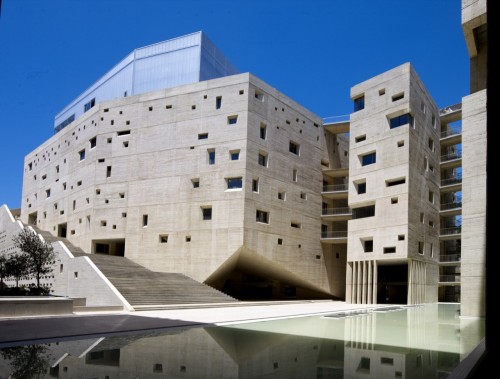 (via USJ Campus de L’Innovation et du Sport / 109 Architects with Youssef Tohmé USJ Campus de L’Inno