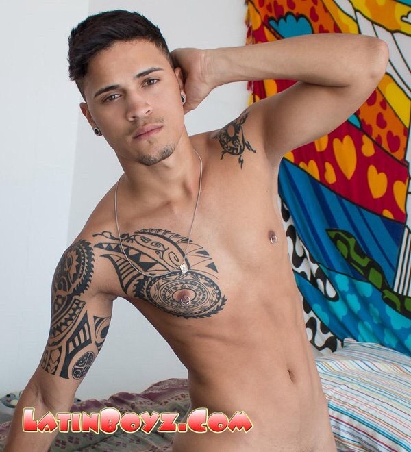 betosbichos:  MikeyLatinboyz 30 day membership only $19.99.  Click here for more.Beto’s
