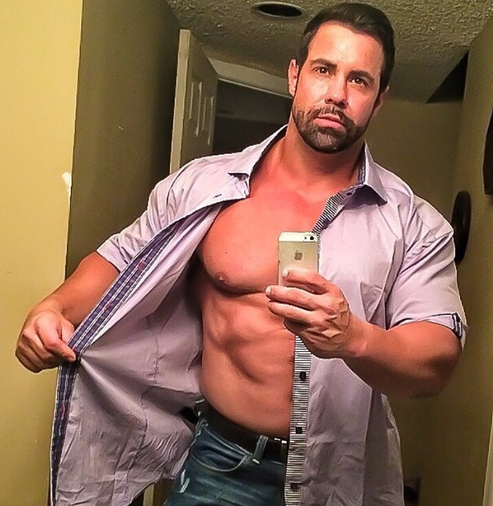 jboys20:  💕JEZEBEL’S HUNK OF THE DAY💕  My daddy is all muscle 😘  Follow