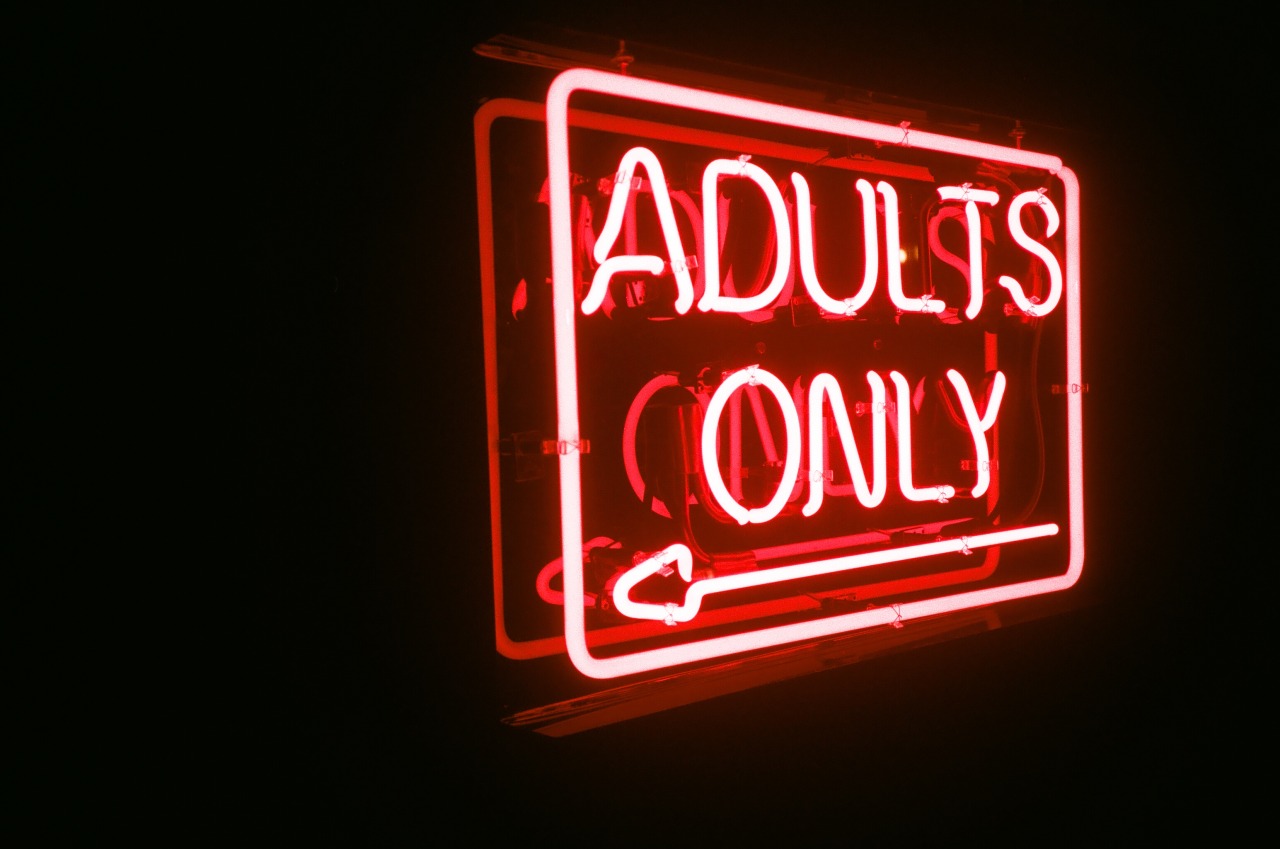 luvleebx:  UNDERAGE GET THE FUCK OFF MY BLOG NOW! 