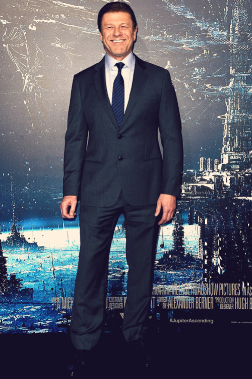 l-o-t-r: Sean Bean @ the Hollywood premiere of his new film ‘Jupiter Ascending’ (2/2/201