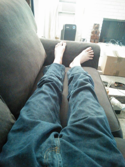 more of me feet, and my boyfriend&rsquo;s jeans!