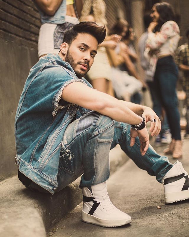 celebswhogetslepton:Prince Royce on Instagram