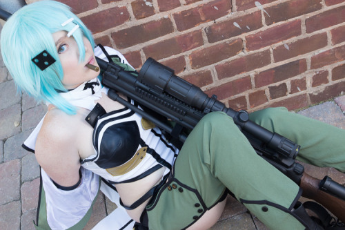 foxy-cosplay:  Some never before seen, unedited shots of my Sinon cosplay back in the summer. Still DYING to shoot this for cosplaydeviants next month! :o 