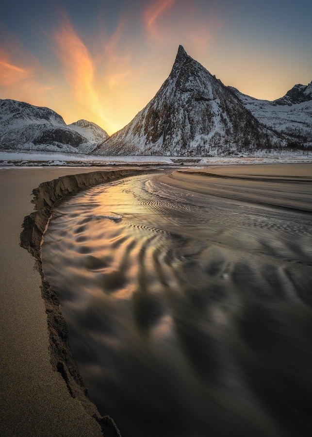 magicalnaturetour:  The Zenith by Stian Klo / 500px