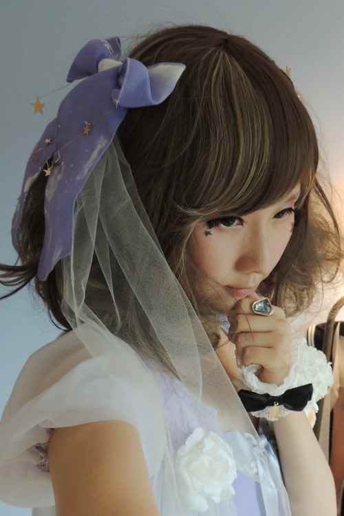 victorianme:  Here’s what I wore yesterday to the New York Fashion Week! I named this coord “~Lavender Sky: Symphony of Day and Night~” (now it sounds like a Baby print) Everybody was gorgeous and I had a super great time! JSK, head bow & waist