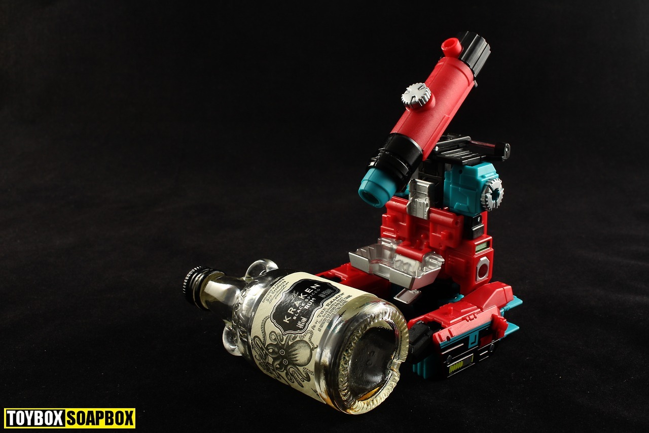 toyboxsoapbox: Titans Return has me DEAD…in his sights. So this review better be