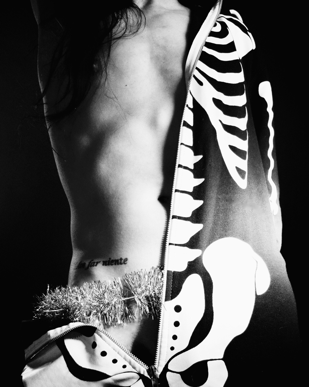 longhairedboysonly:  Good and Dead, Good in Bed.Great sexy submission again from