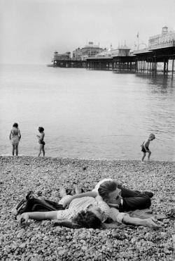 2000-lightyearsfromhome:  Henri Cartier-Bresson GB. England. Brighton. 1953. 