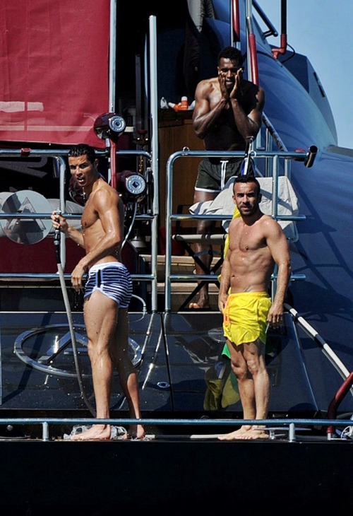 amazingmalenudity:Cristiano Ronaldo