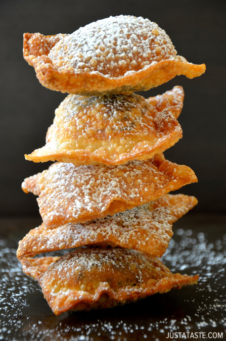 craving-nomz:Chocolate Wonton Pillows
