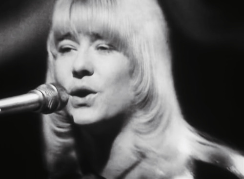 brianconnollysweet: Screenshots from “Sweet - Blockbuster - Top Of The Pops 01.02.1973 (OFFICIAL)”