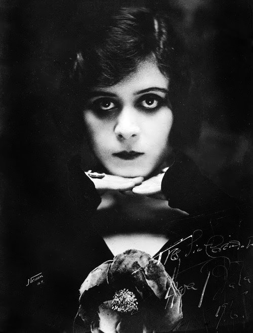 shadesofoldlucretiaborgia:  Theda Bara