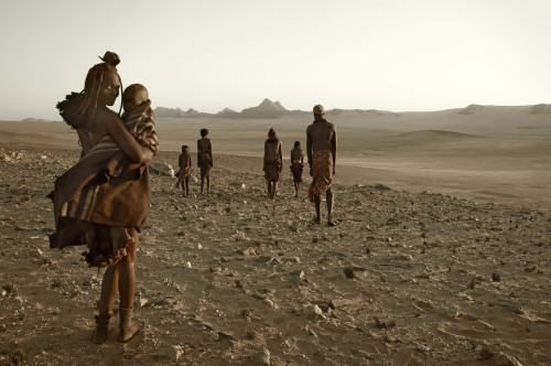 thesoulfunkybrother:  - Hartmann Valley . Cafema ,Namibia 11′ ph. Jimmy Nelson. 