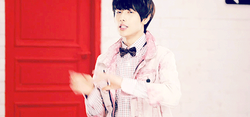 namyasuo:   ze:a here i am mv bts; siwan version.  