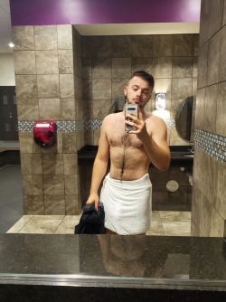 wolfysuxx:   Got a little bit sweaty today