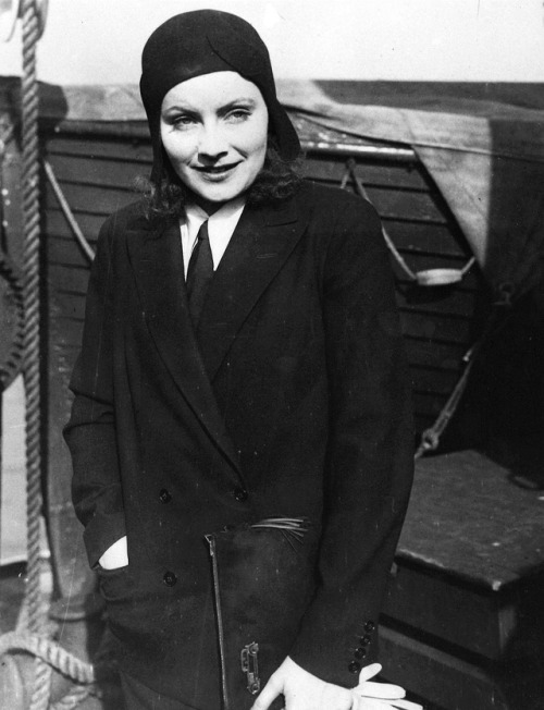 mylovelydeadfriends: Greta Garbo arriving in New York after spending time in Europe, 1929