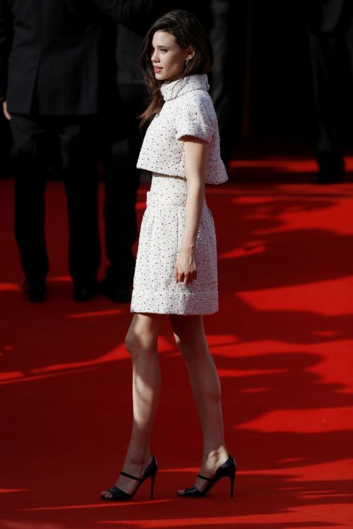 Astrid Berges Frisbey Follow celebrity-legs-and-heels.tumblr.com/ for more! (via astrid-berge