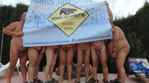 nastypervert:  Love naked men!  Especially lightskinned naked men!