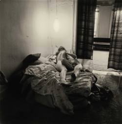 secretmasterplan:Diane Arbus - Couple in