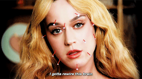katyperrygifs:‘Cause I can’t even go on the internetWithout even checking your nameNEVER