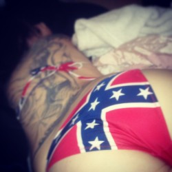 confederategirls:  Mmmm that ass doe! 