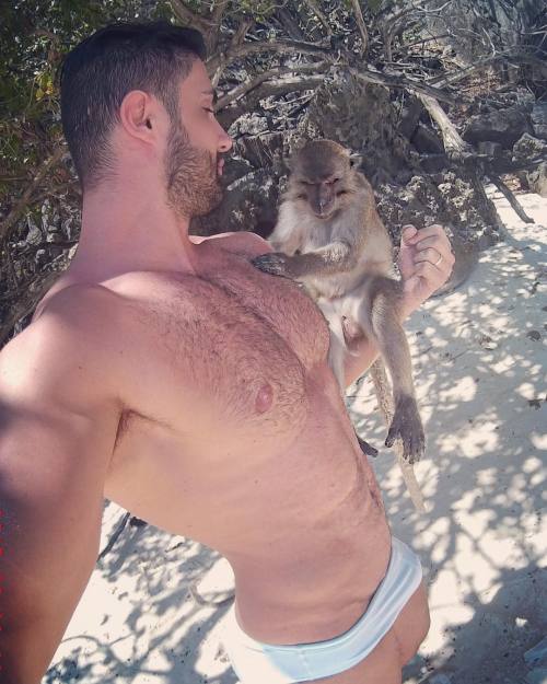 instagentlemen:  With my New friend 🐵👦🏽 by bibbideg 
