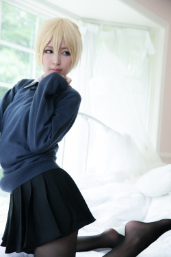 womenwhowearpantyhoseincosplay:Darjeeling