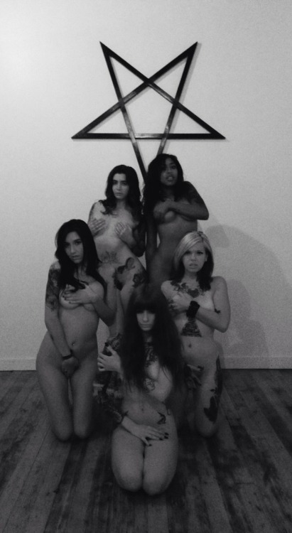 yourmoonbaby:  My friends