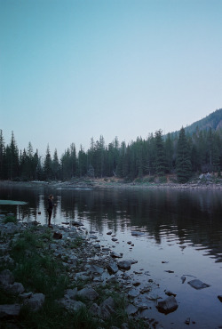 sk-eptic:  easied:  fisherwoman at dusk by