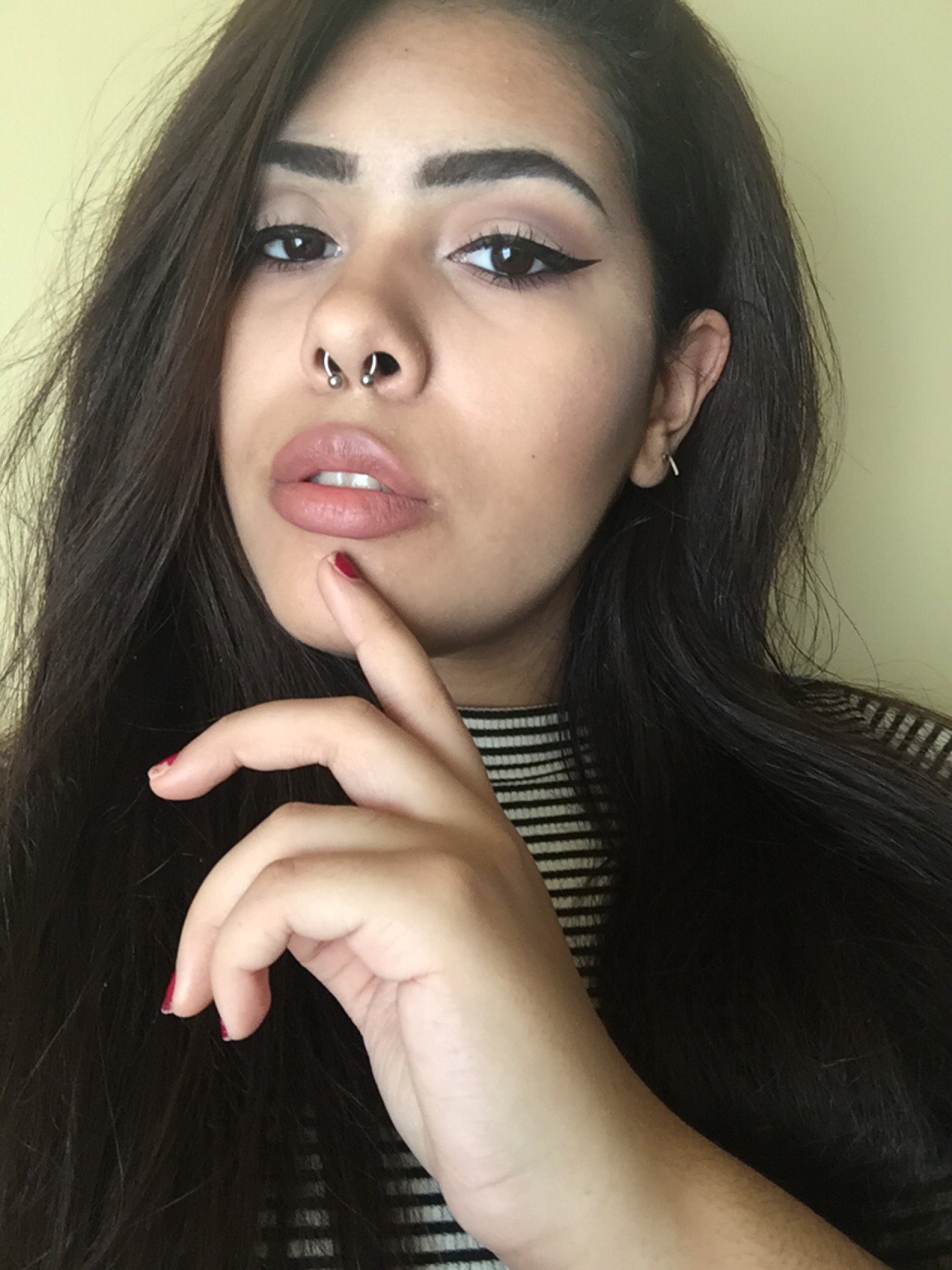 stressisforlovers:  b*tch i been hot since flip phones 📞  they/them pronouns