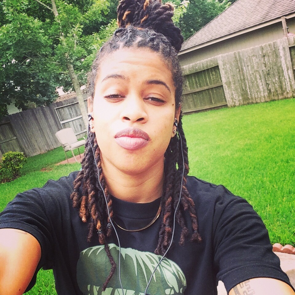 enisco:  Tagged by studlight 6 + 1 =7 photo selfie challenge  I tag charmingmuch