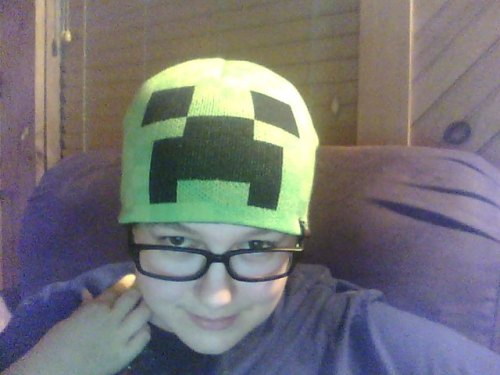 New haircut + Creeper hat iTS SO SHORT (ahahaa my hair&rsquo;s all greasy and not styled but im 