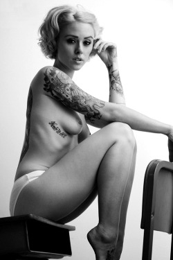 sexgirlsandtattoos:  . 