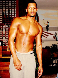 blatinobruthas:   himfahn:  Trey Songz brother Forrest   Priceless 