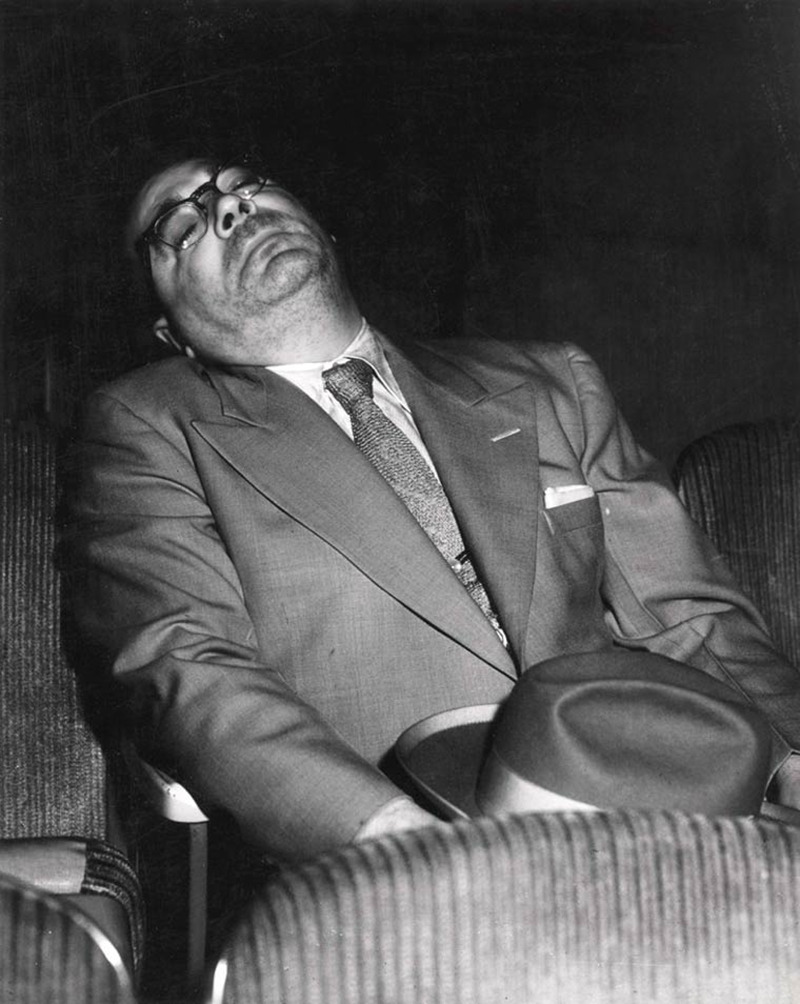 15 classic photos of New York moviegoers at the cinema in the 1940s.