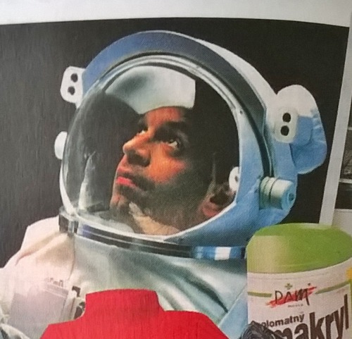 moosearesocool:WHY IS THERE CHRIS IN A SPACESUIT IN MY CHEMISTRY TEXTBOOK?! I’m actually not even co