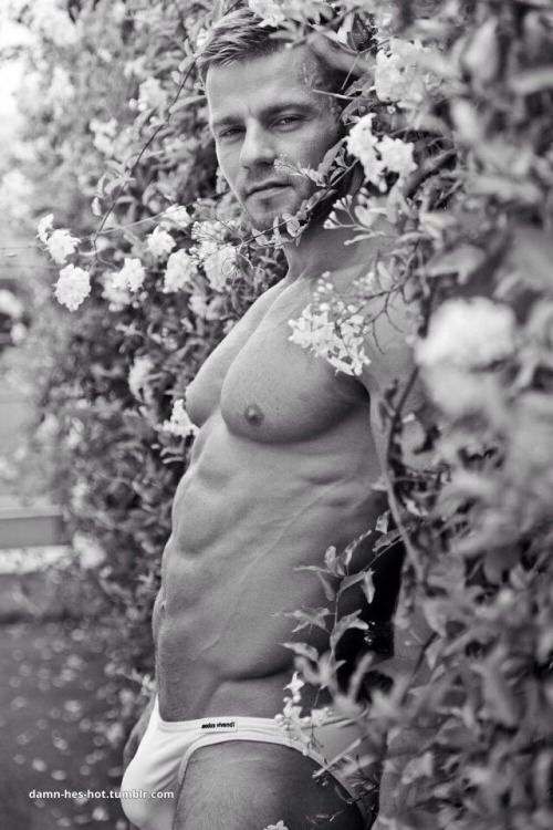 damn, he's hot!
