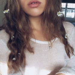 burgundy-kitten:  honeybunny1996:  burgundy-kitten:  i woke up and my lips were swollen… I took advantage  How are you this perfect though?  Stop or I might like… love you? 