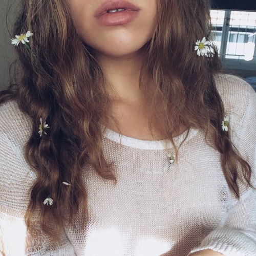 burgundy-kitten:  honeybunny1996:  burgundy-kitten:  i woke up and my lips were swollen… I took advantage  How are you this perfect though?  Stop or I might like… love you?