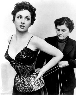 brigitteritajayne:   Gina Lollobrigida, Jayne