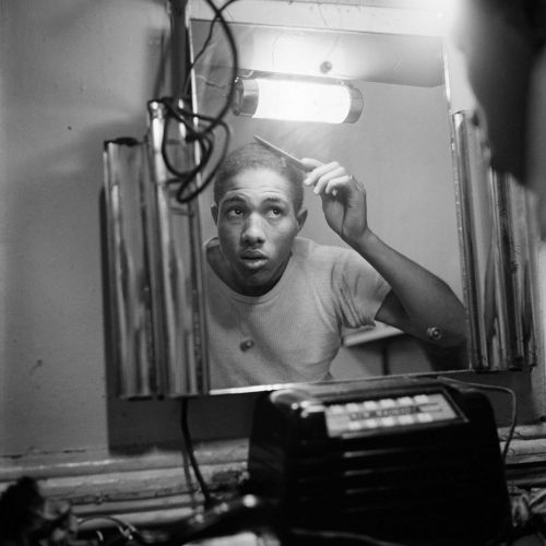 beyond-the-pale:   Untitled, Harlem, New York, 1948⁠ Gordon Parks Foundation