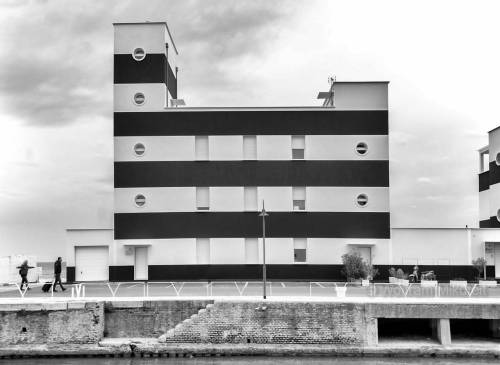 striped Lighthouse (1950) Senigallia (AN), Italy.  Photo: © Wolfram Mikuteit  